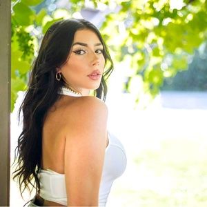 Meet your Posher, Bella